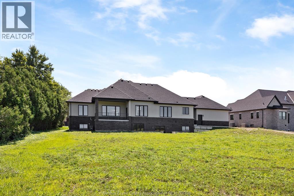 418 County Rd 34, Kingsville, Ontario  N8H 3V6 - Photo 45 - 26018805