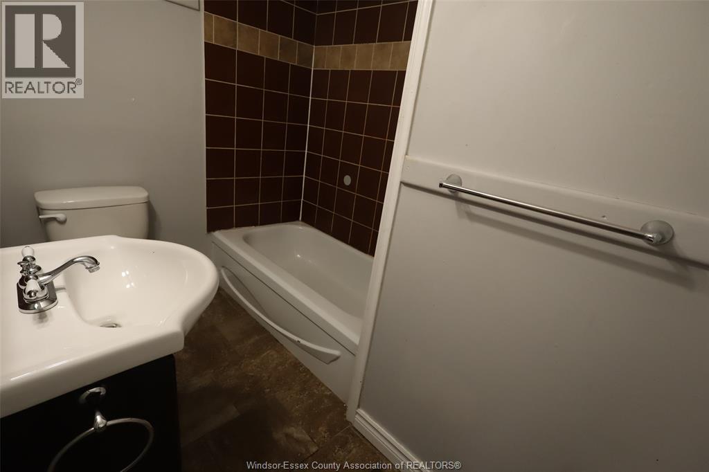 817 Chatham Street East, Windsor, Ontario  N9A 2X8 - Photo 14 - 26018770