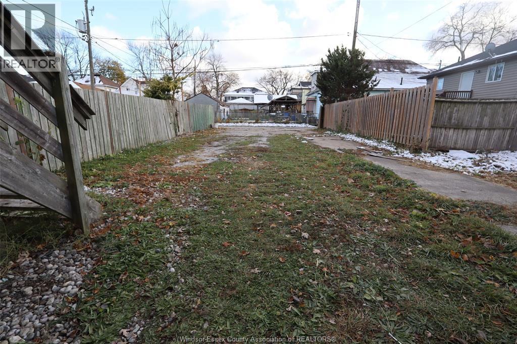 817 Chatham Street East, Windsor, Ontario  N9A 2X8 - Photo 17 - 26018770