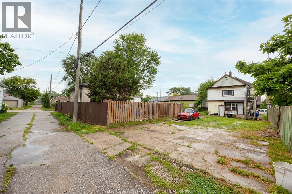 817 Chatham Street East, Windsor, Ontario  N9A 2X8 - Photo 18 - 26018770