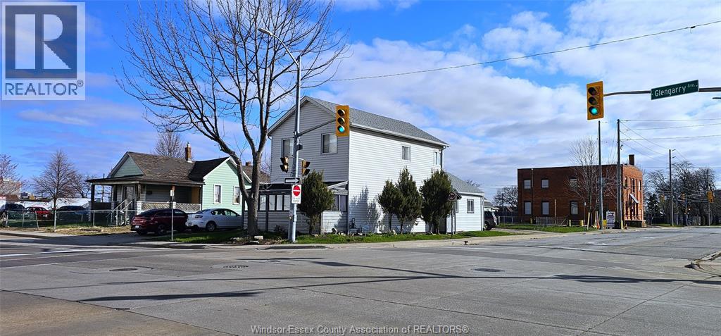 194 Glengarry Avenue, Windsor, Ontario  N9A 1P2 - Photo 1 - 26018798
