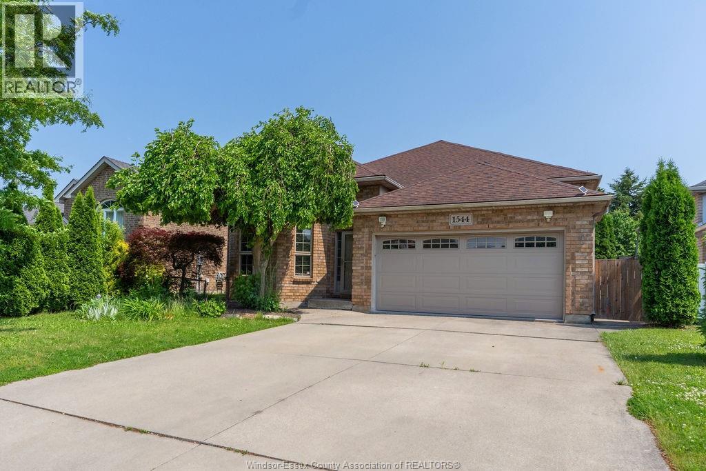 1544 Imperial Crescent, Windsor, Ontario  N9G 2T8 - Photo 1 - 26018874