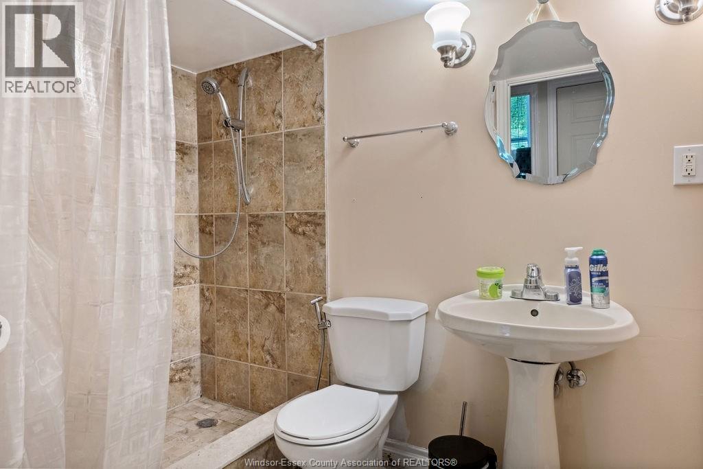 1544 Imperial Crescent, Windsor, Ontario  N9G 2T8 - Photo 18 - 26018874