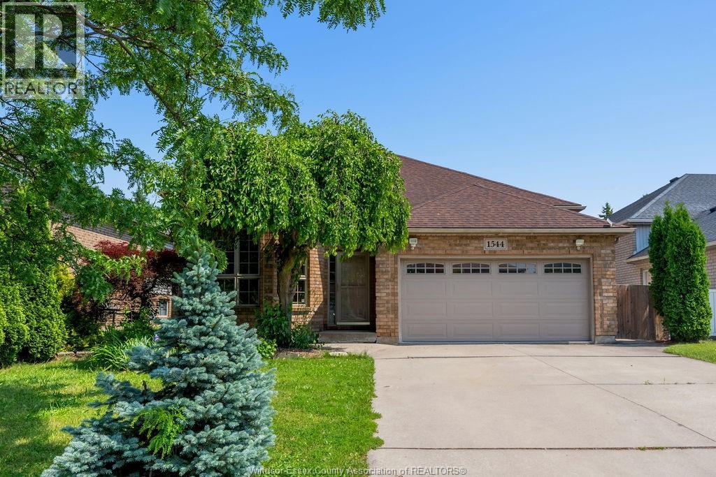 1544 Imperial Crescent, Windsor, Ontario  N9G 2T8 - Photo 3 - 26018874