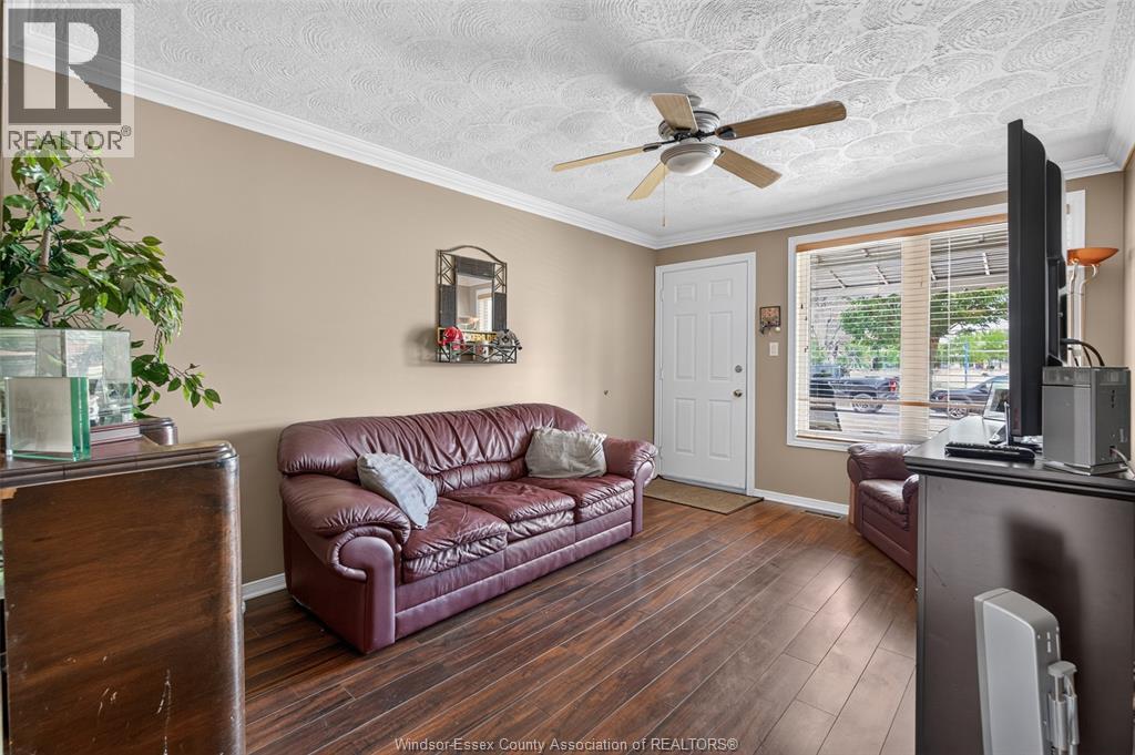 1075 Curry, Windsor, Ontario  N9B 2C6 - Photo 6 - 26018873