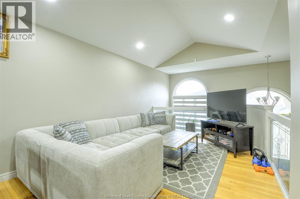 160 Branton Crescent, Tecumseh, Ontario  N9K 1E6 - Photo 5 - 26018844