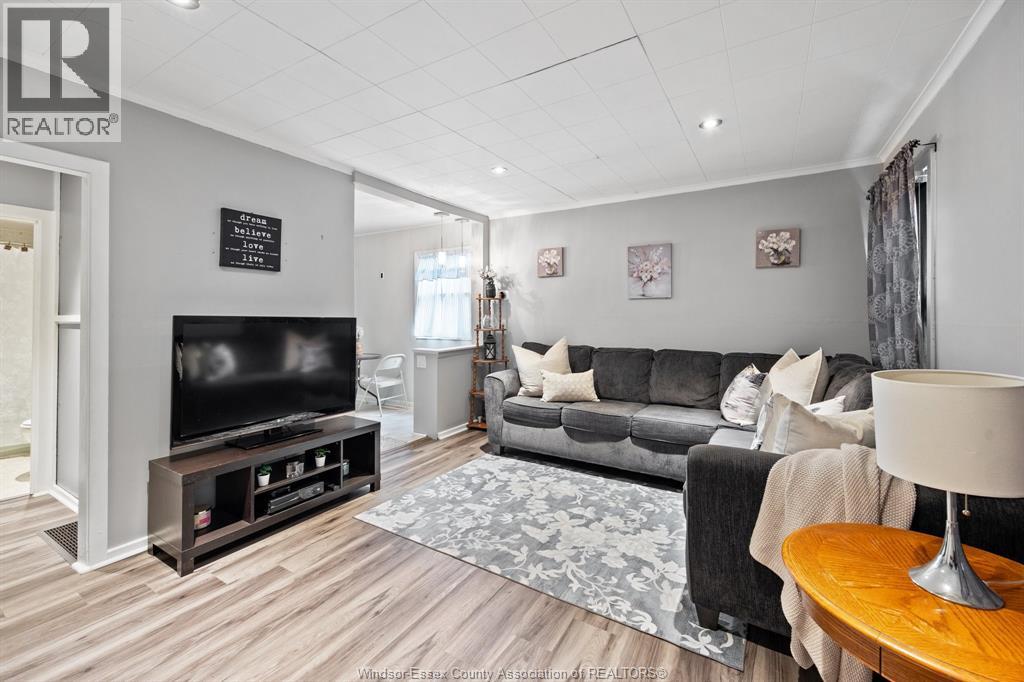 3672 Girardot, Windsor, Ontario  N9C 1W5 - Photo 6 - 26018893