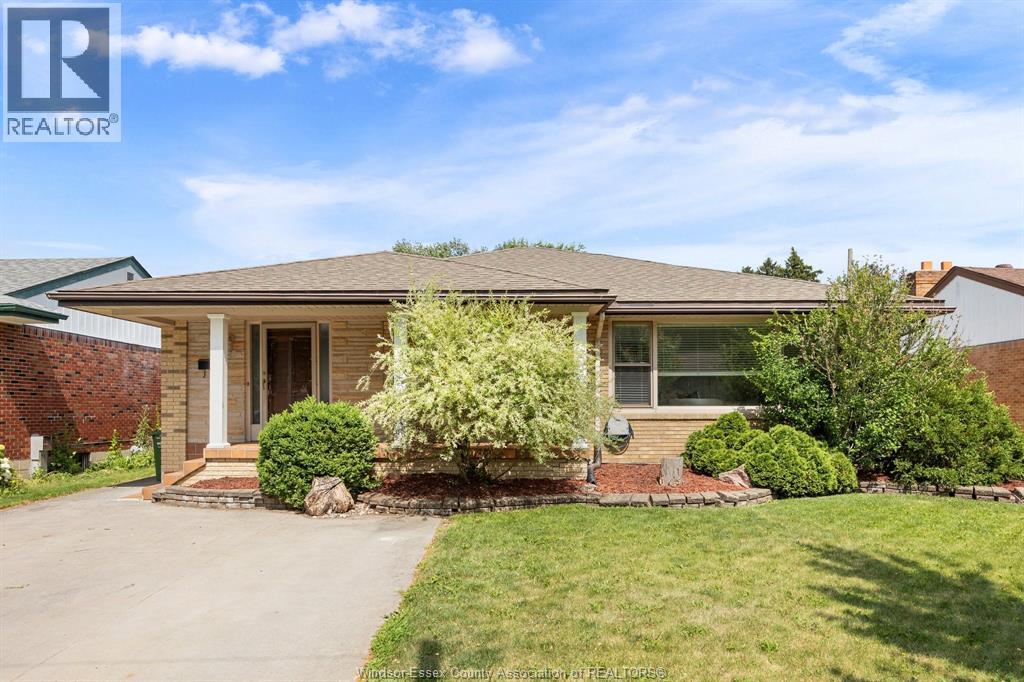 850 GREENDALE DRIVE, Windsor, Ontario