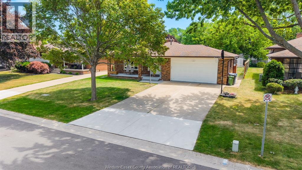 386 Woodridge, Tecumseh, Ontario  N8N 3A8 - Photo 1 - 26018898