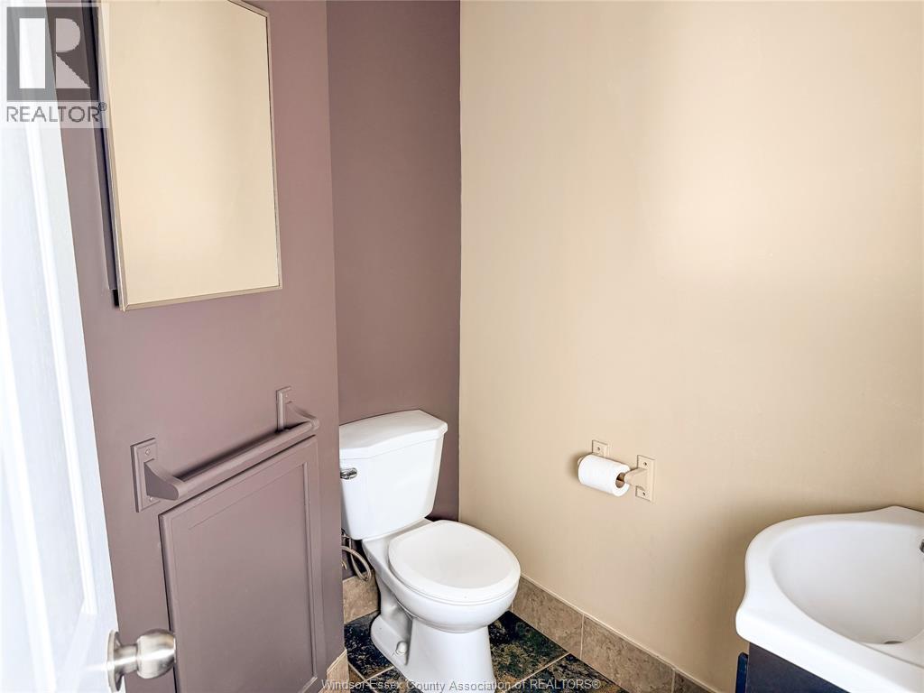 12127 Tecumseh Road East, Tecumseh, Ontario  N8N 1M2 - Photo 10 - 26018847