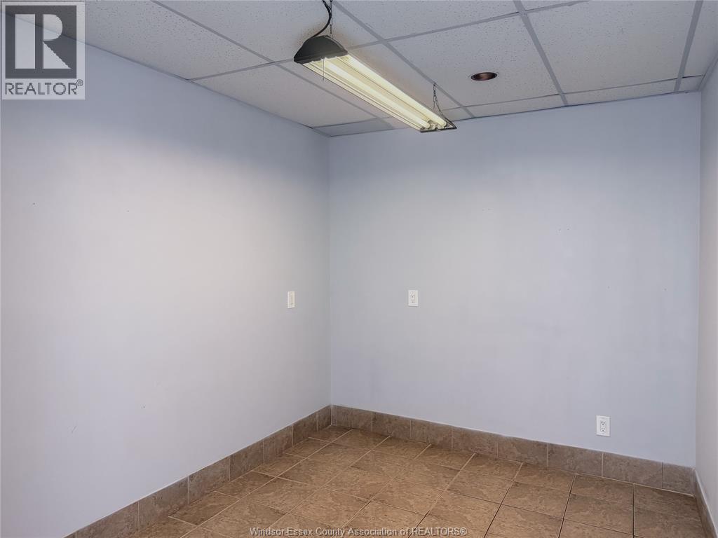 12127 Tecumseh Road East, Tecumseh, Ontario  N8N 1M2 - Photo 13 - 26018847