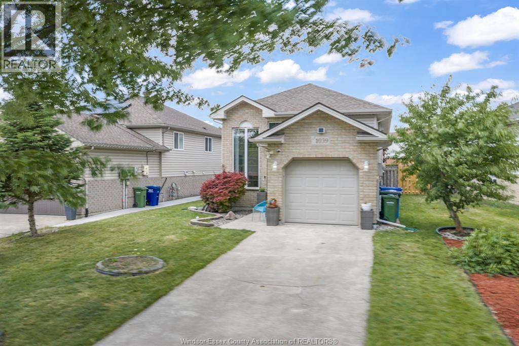 1039 Silverdale, Windsor, Ontario  N9G 2R9 - Photo 1 - 26018905