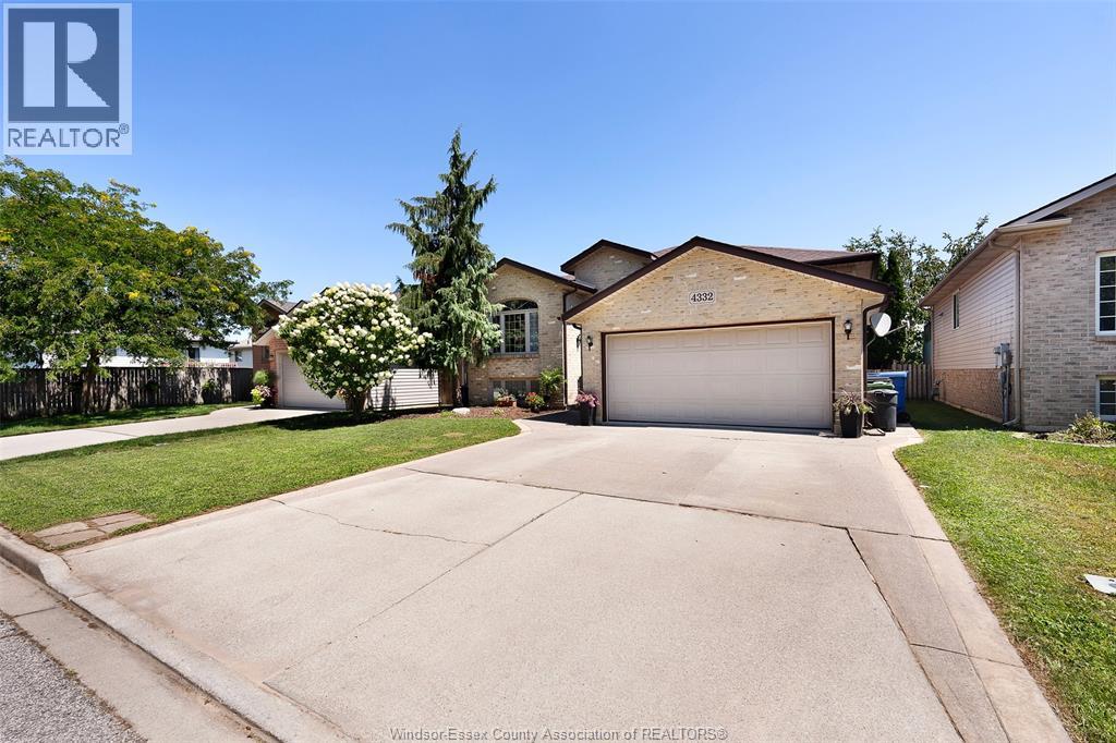 4332 Monterey Court, Windsor, Ontario  N9G 2Z3 - Photo 3 - 26018901