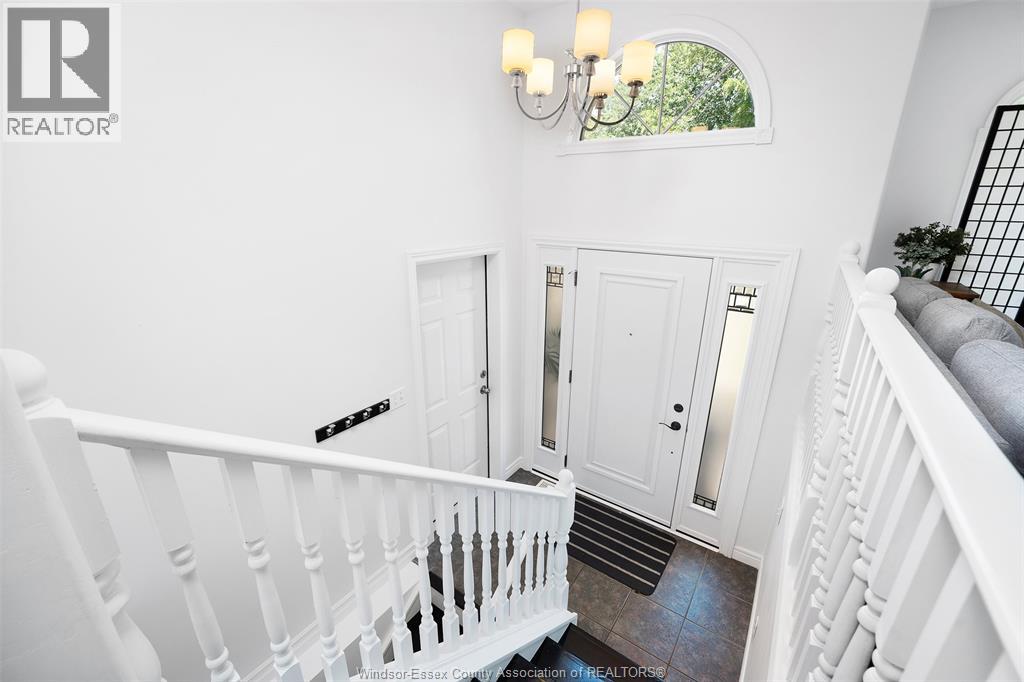 4332 Monterey Court, Windsor, Ontario  N9G 2Z3 - Photo 6 - 26018901