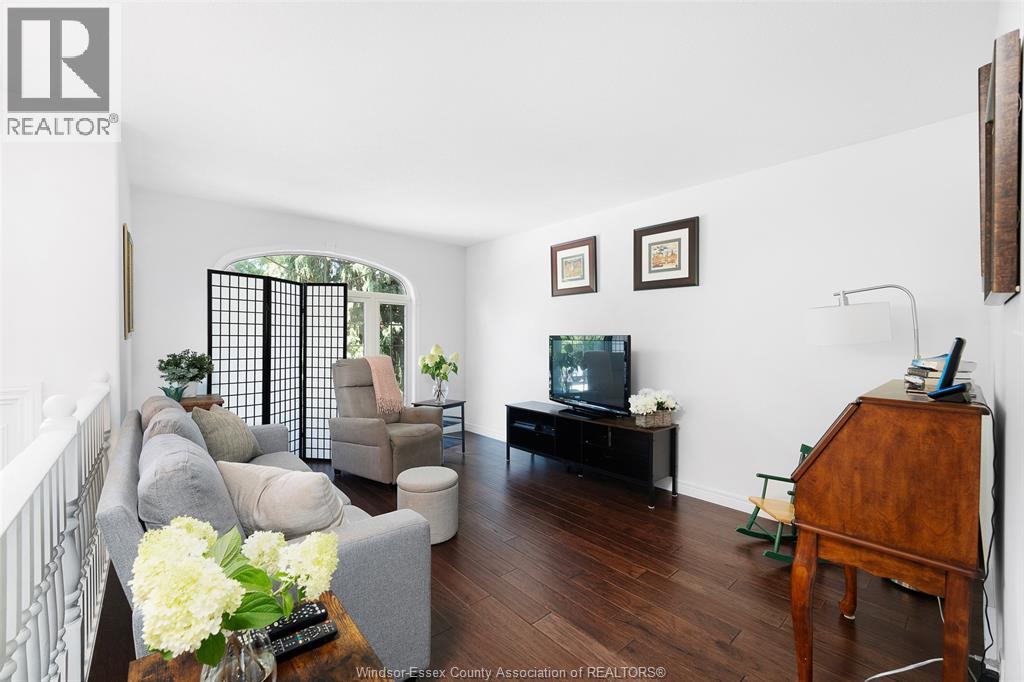 4332 Monterey Court, Windsor, Ontario  N9G 2Z3 - Photo 7 - 26018901