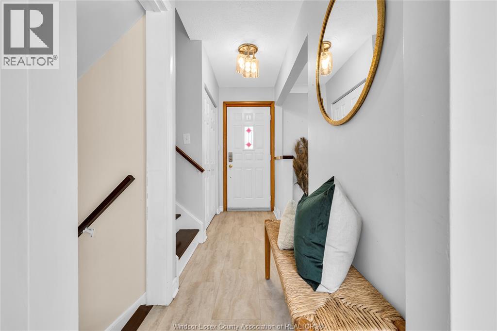 4025 Mount Royal, Windsor, Ontario  N9G 2C1 - Photo 3 - 26018929