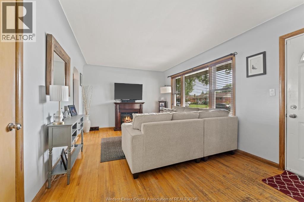 2618 Askin Avenue, Windsor, Ontario  N9E 3H7 - Photo 6 - 26018839