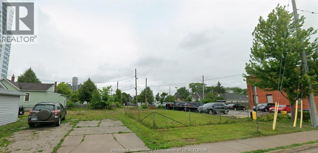 532 Chatham Street East, Windsor, Ontario  N9A 2X1 - Photo 3 - 26018953