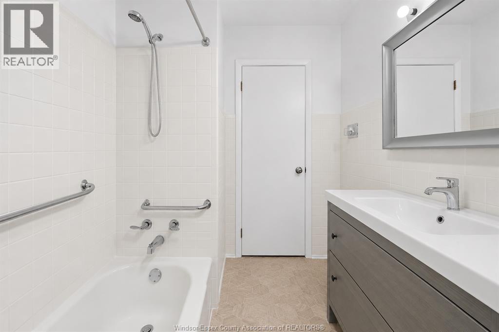 3621 Mckay Avenue, Windsor, Ontario  N9E 2S3 - Photo 17 - 26018791
