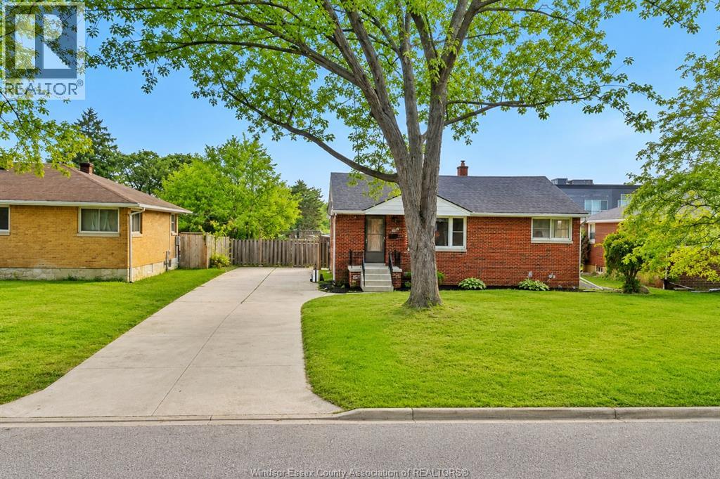 3621 Mckay Avenue, Windsor, Ontario  N9E 2S3 - Photo 3 - 26018791
