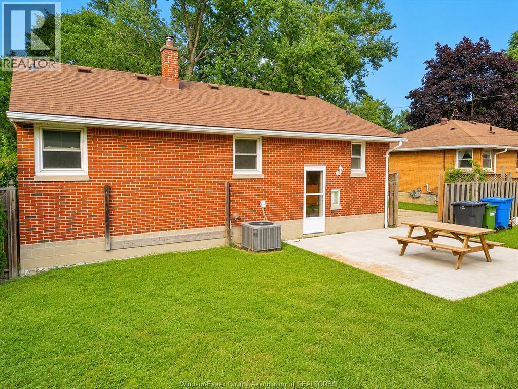 3621 Mckay Avenue, Windsor, Ontario  N9E 2S3 - Photo 4 - 26018791