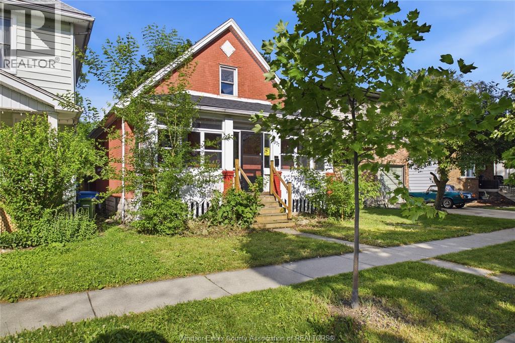 977 Gladstone, Windsor, Ontario  N9A 2R5 - Photo 2 - 26018964