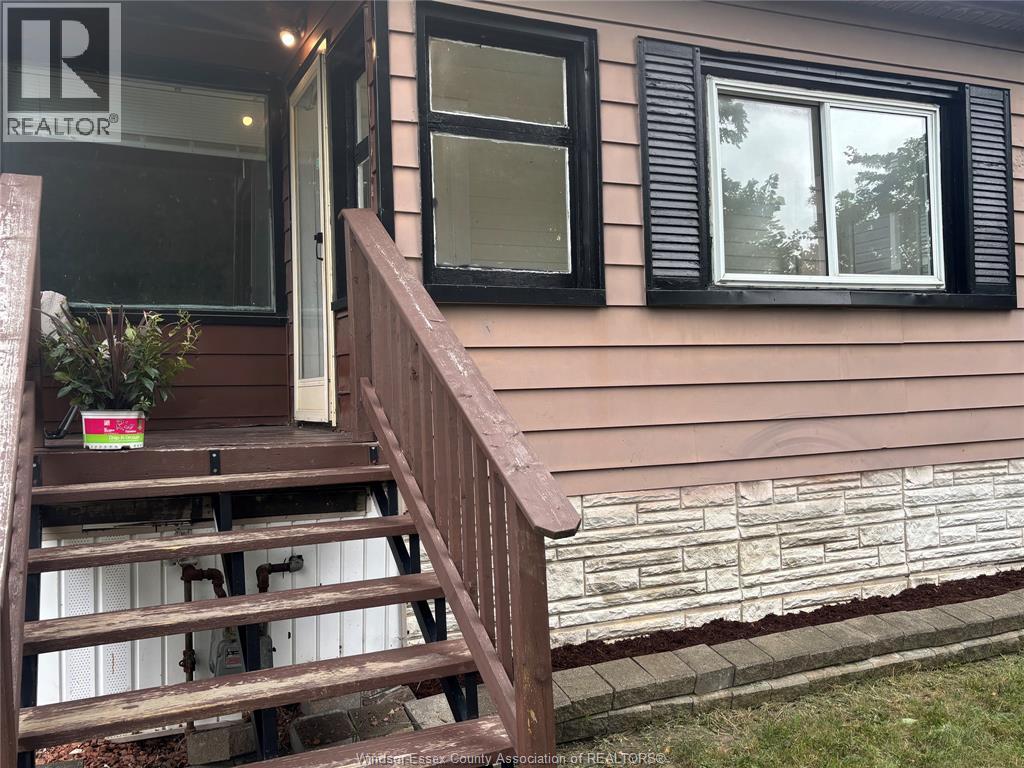 984 Ellrose, Windsor, Ontario  N8Y 3W9 - Photo 2 - 26018861