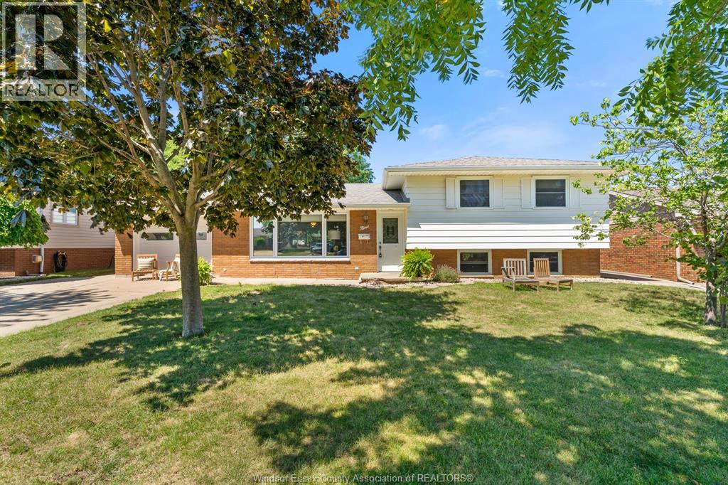 9 Rickway Drive, Leamington, Ontario  N8H 2M3 - Photo 1 - 26018601