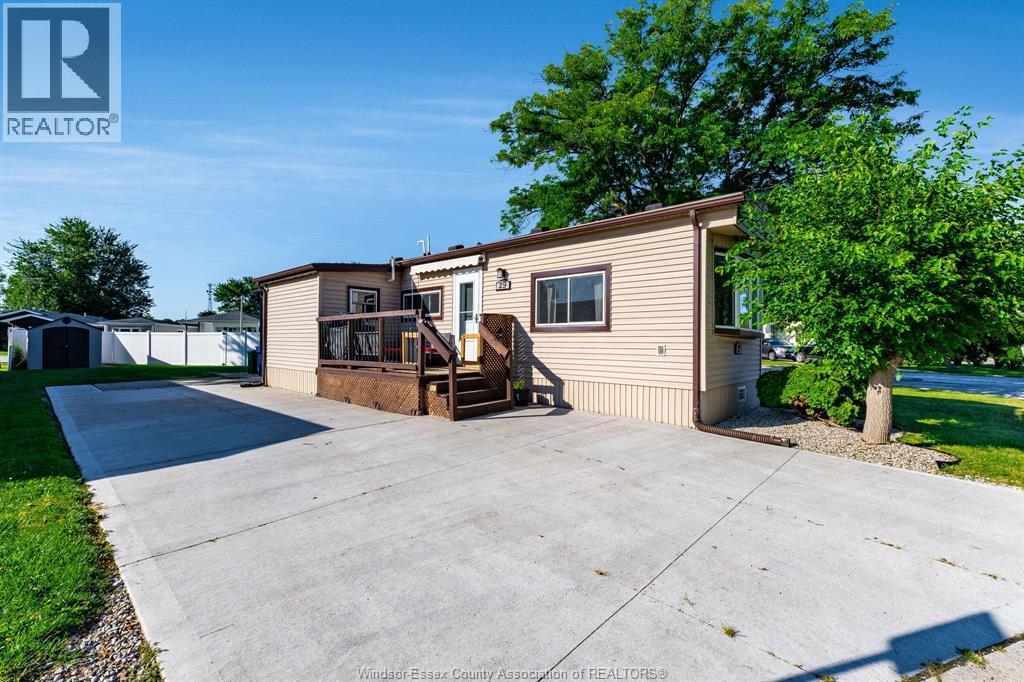 29 Parkside Drive, Mcgregor, Ontario  N0R 1J0 - Photo 1 - 26018824