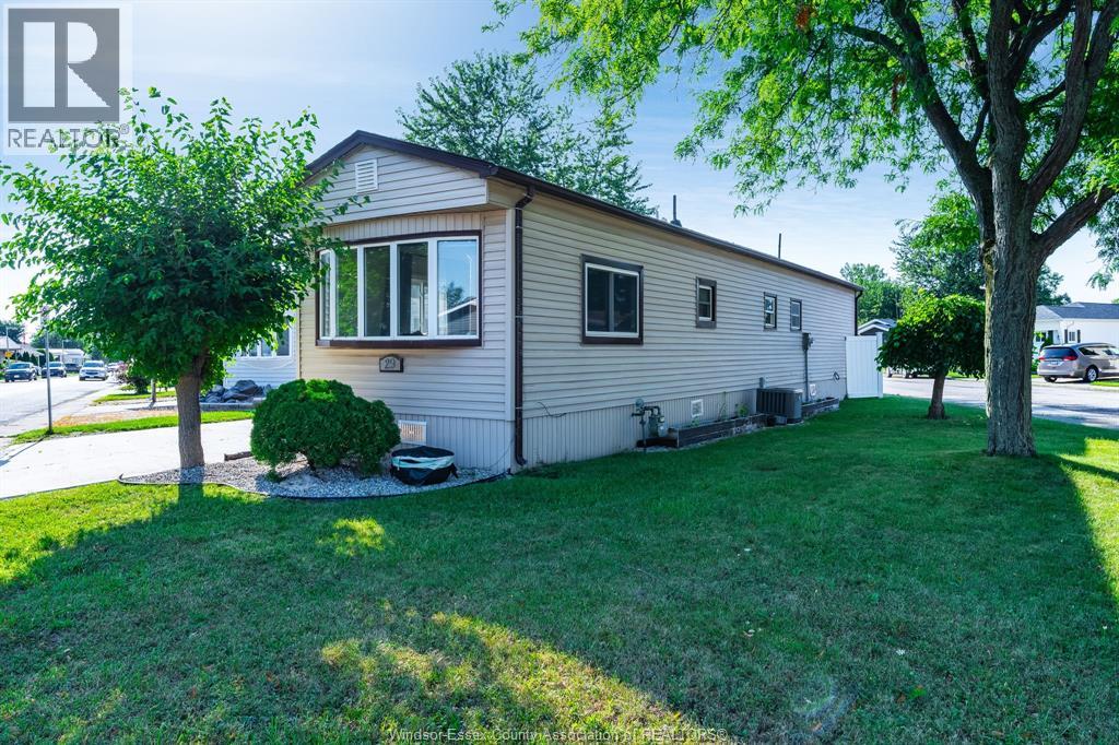 29 Parkside Drive, Mcgregor, Ontario  N0R 1J0 - Photo 15 - 26018824