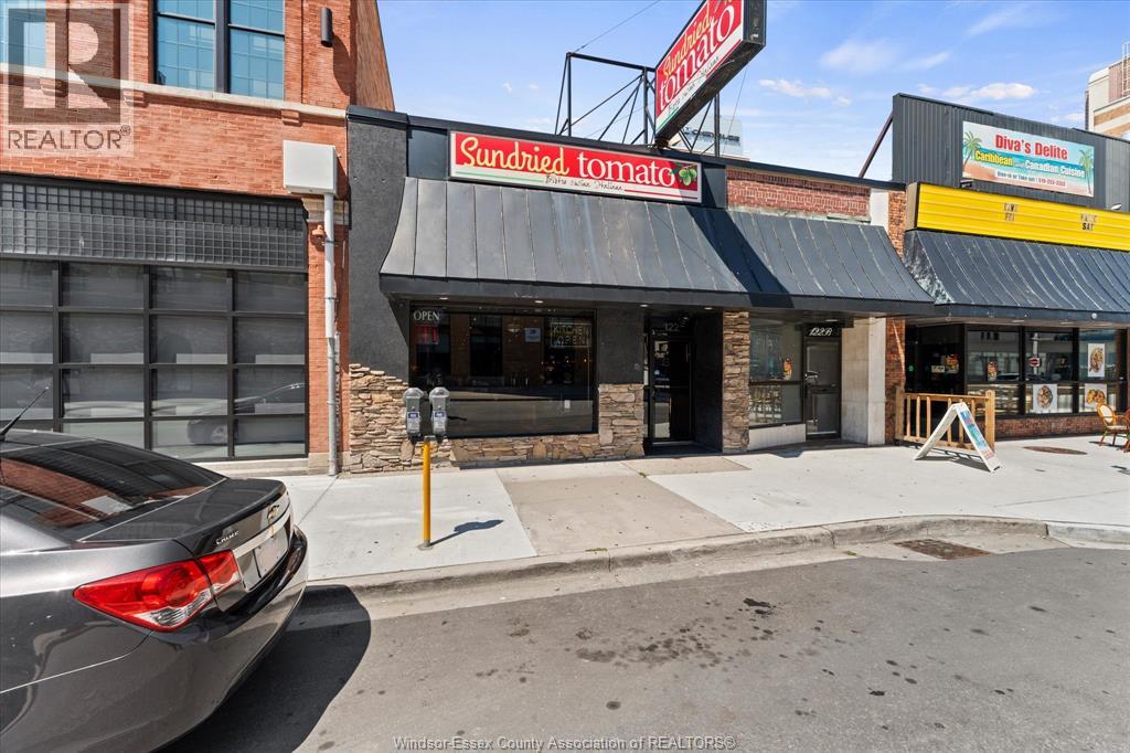 122 Chatham Street West, Windsor, Ontario  N8X 1V3 - Photo 2 - 26019003