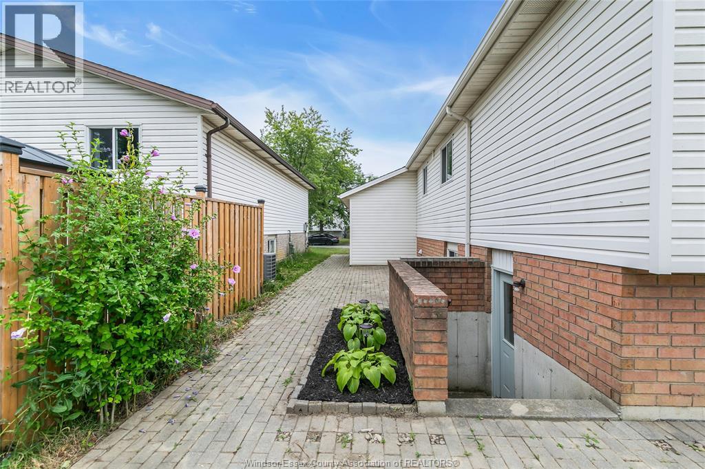 1344 Giselle, Windsor, Ontario  N8W 5P5 - Photo 39 - 26018911