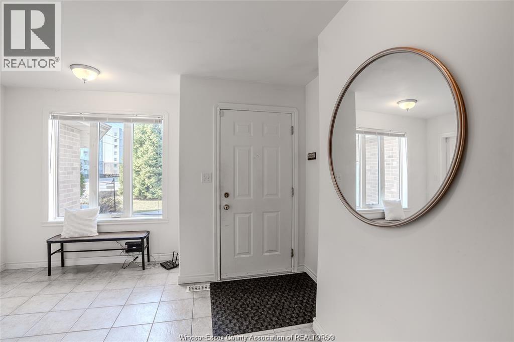 1708 Banwell, Windsor, Ontario  N8P 1P4 - Photo 2 - 26018800