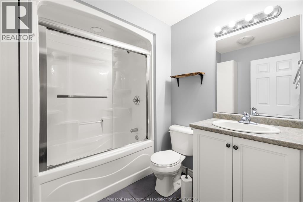 1068 Thunderbay Avenue, Windsor, Ontario  N8P 0C1 - Photo 8 - 26019020