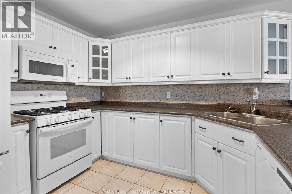 619 Rodfam, Windsor, Ontario  N9G 2W5 - Photo 4 - 26019006