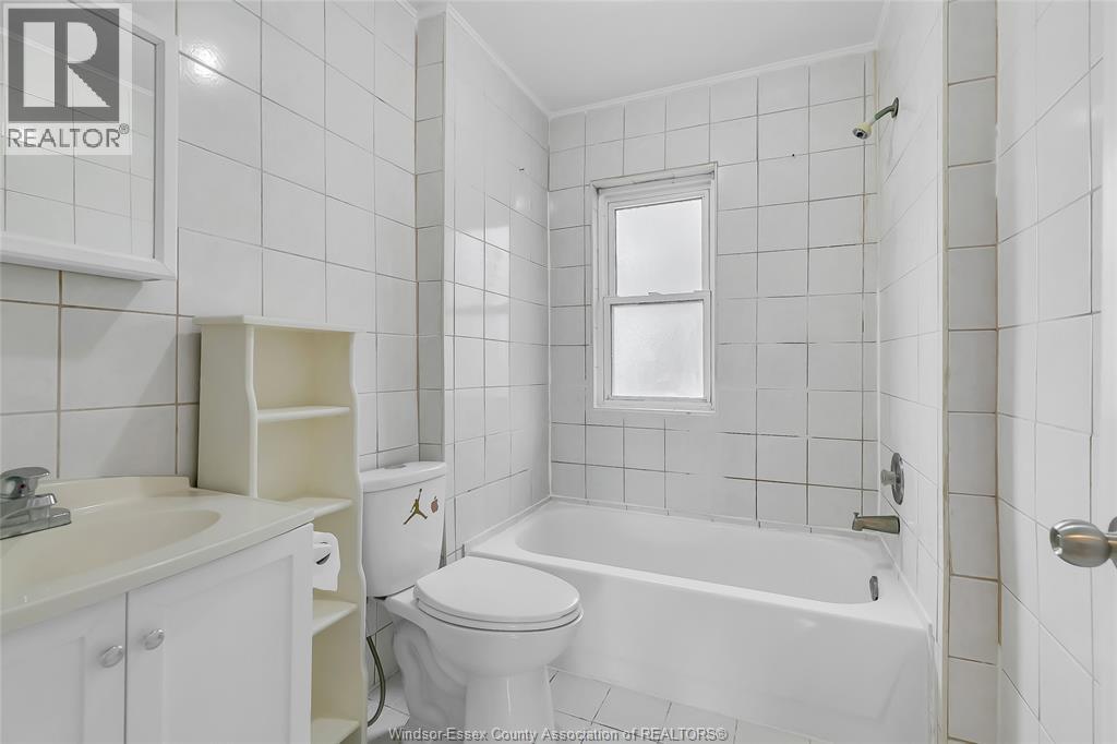 1448 Wyandotte Street West, Windsor, Ontario  N9B 1H4 - Photo 17 - 26019016