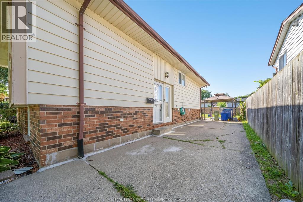 9633 Avery Unit# Upper, Windsor, Ontario  N8R 2C1 - Photo 7 - 26018599