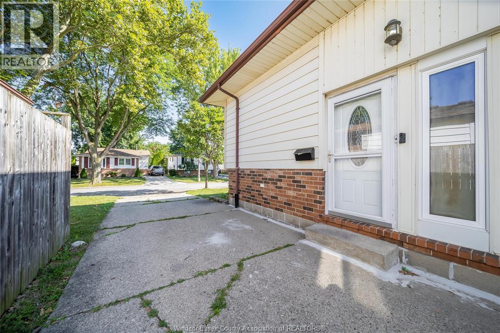 9633 Avery Unit# Upper, Windsor, Ontario  N8R 2C1 - Photo 8 - 26018599