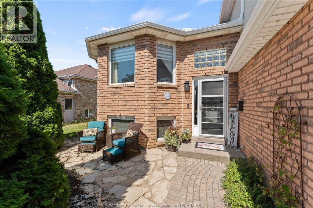 4960 Southwood Lakes, Windsor, Ontario  N9G 2S9 - Photo 2 - 26019043