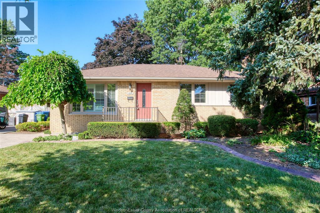 1233 Matthew Brady Boulevard, Windsor, Ontario  N8S 3K2 - Photo 2 - 26019036