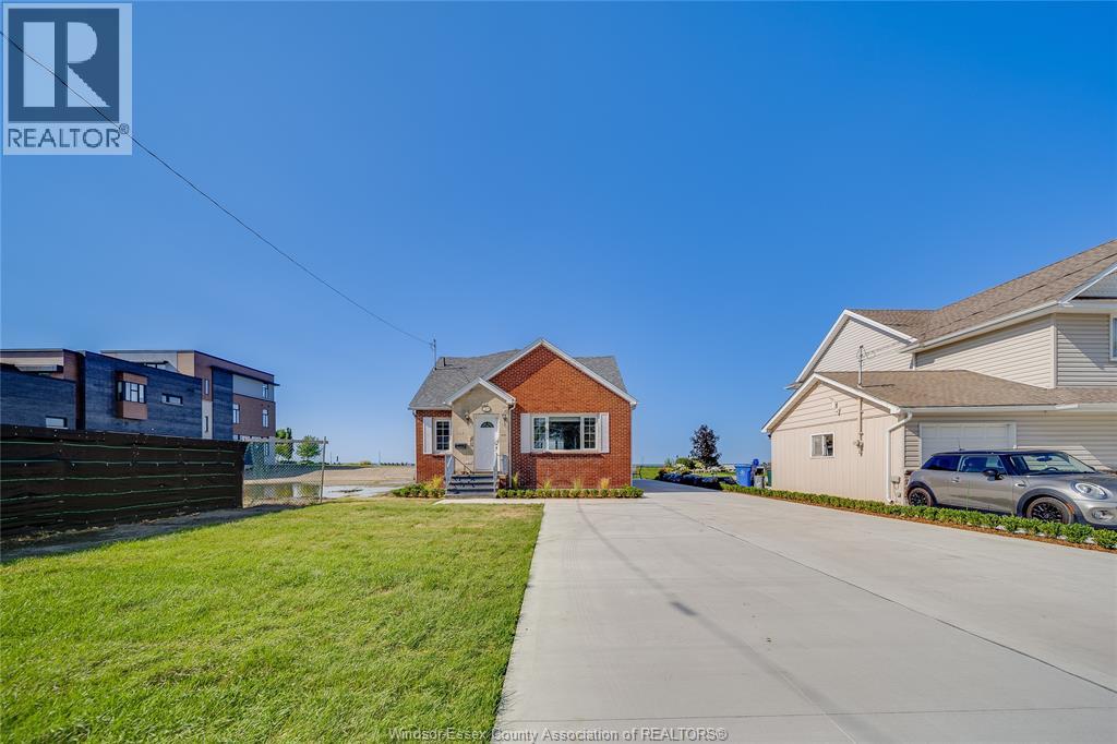 13902 Riverside Drive, Tecumseh, Ontario  N8W 1B6 - Photo 1 - 26018563