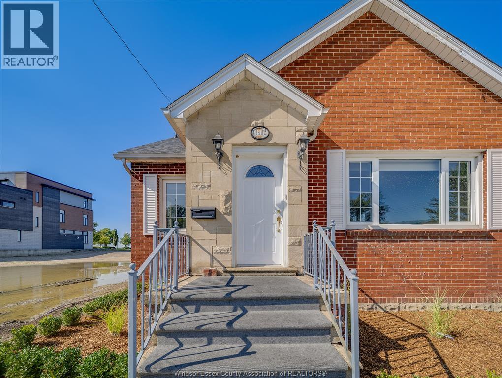 13902 Riverside Drive, Tecumseh, Ontario  N8W 1B6 - Photo 3 - 26018563