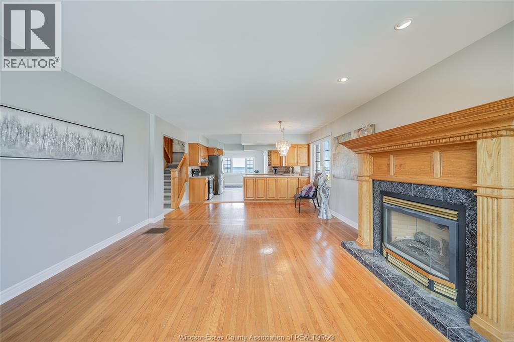 13902 Riverside Drive, Tecumseh, Ontario  N8W 1B6 - Photo 6 - 26018563