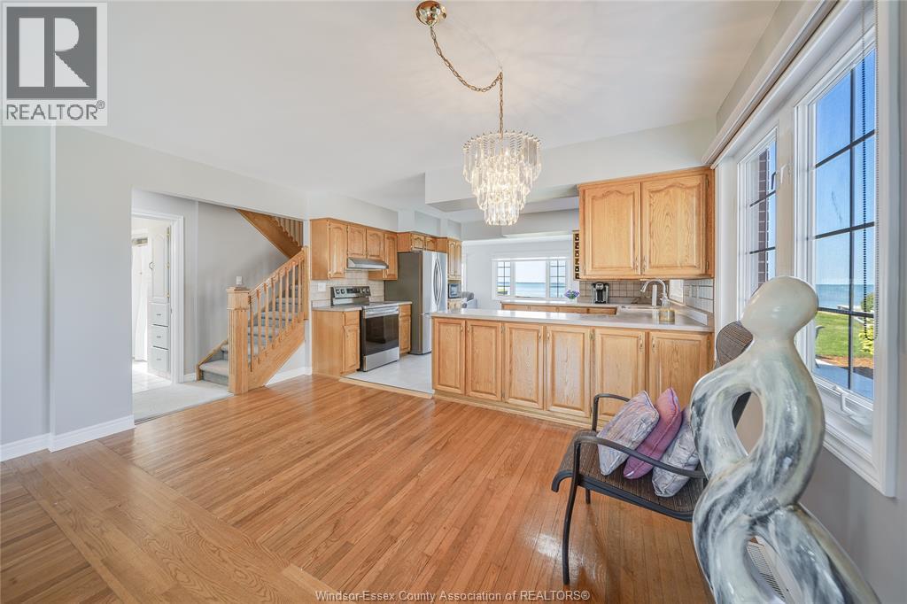 13902 Riverside Drive, Tecumseh, Ontario  N8W 1B6 - Photo 8 - 26018563