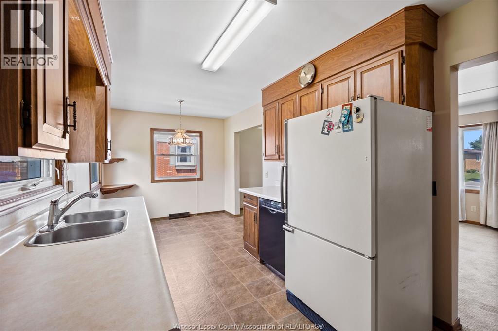 12 Gladstone, Leamington, Ontario  N8H 2H5 - Photo 6 - 26019070