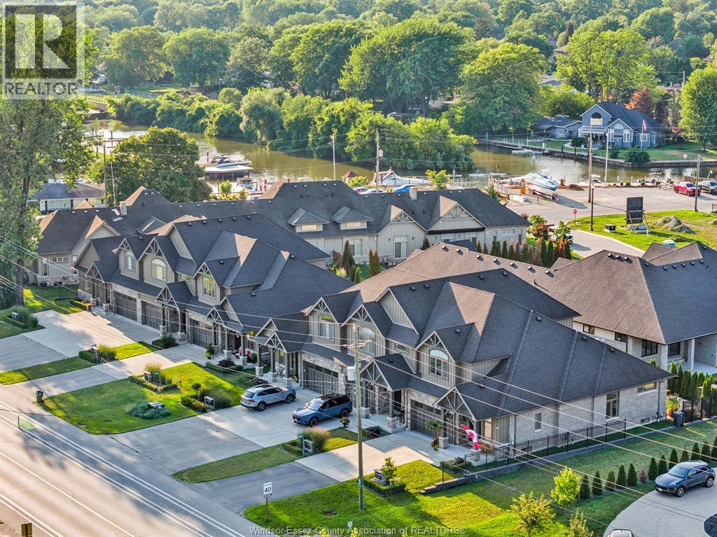 $919,888240 Old Tecumseh Road, Lakeshore, Ontario