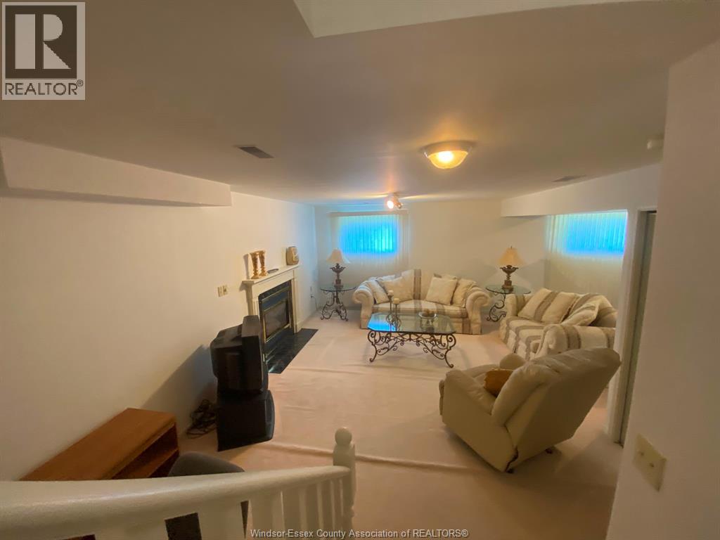 1087 Brookview Crescent, Windsor, Ontario  N8W 5H3 - Photo 13 - 26019050