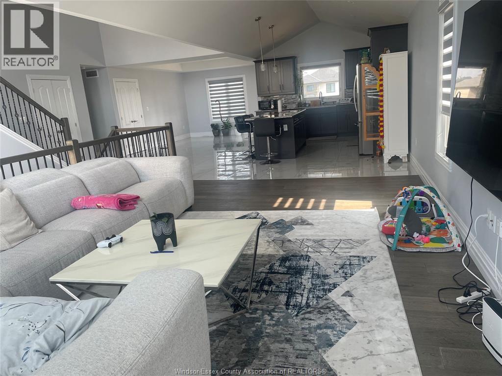 112 Kingsbridge Drive Unit# Upper, Amherstburg, Ontario  N9V 4B6 - Photo 3 - 26019088