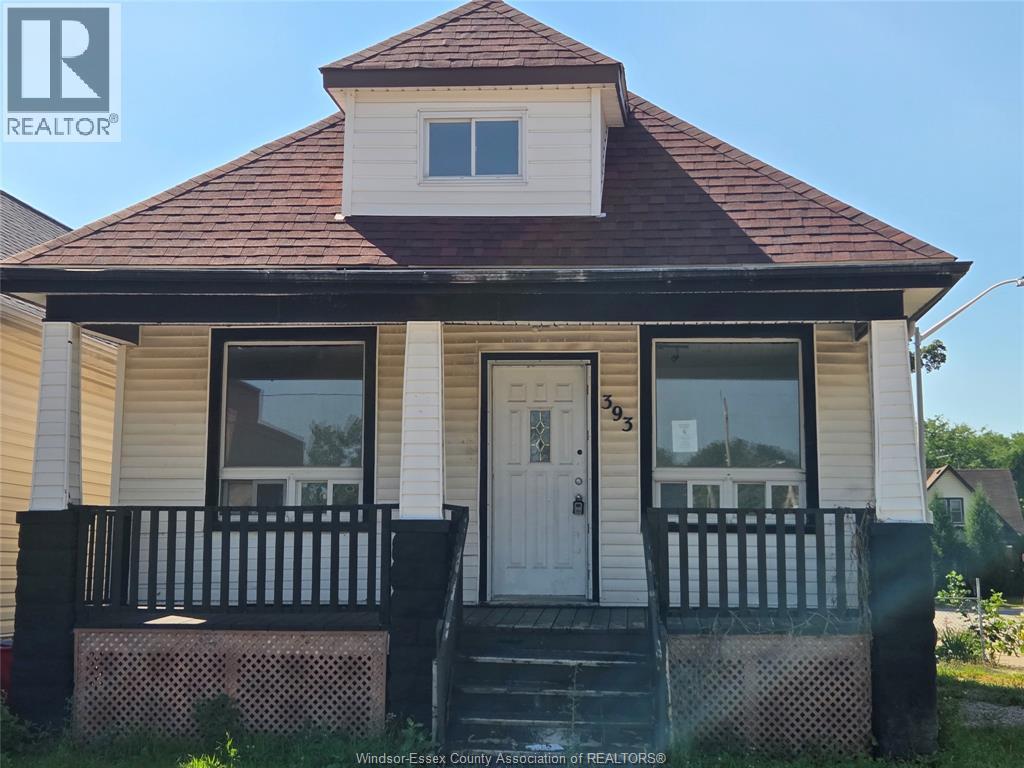 393 Newbury Street, Windsor, Ontario  N9A 6A1 - Photo 1 - 26019094