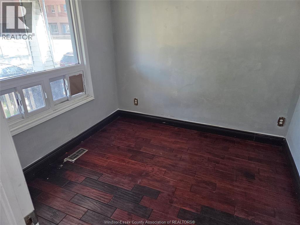 393 Newbury Street, Windsor, Ontario  N9A 6A1 - Photo 6 - 26019094